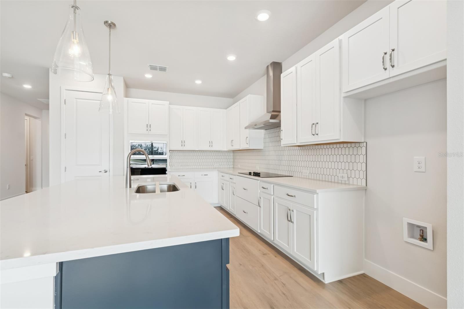 Image 5 of 23 For 10660 Crescent Creek Crossing