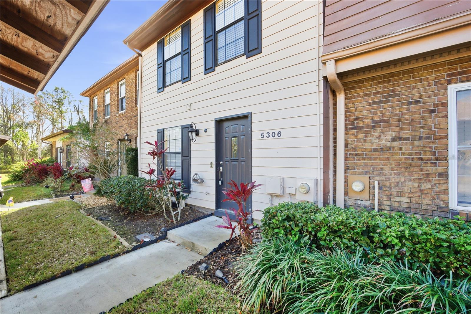 Image 2 of 25 For 5306 Ridgewell Court