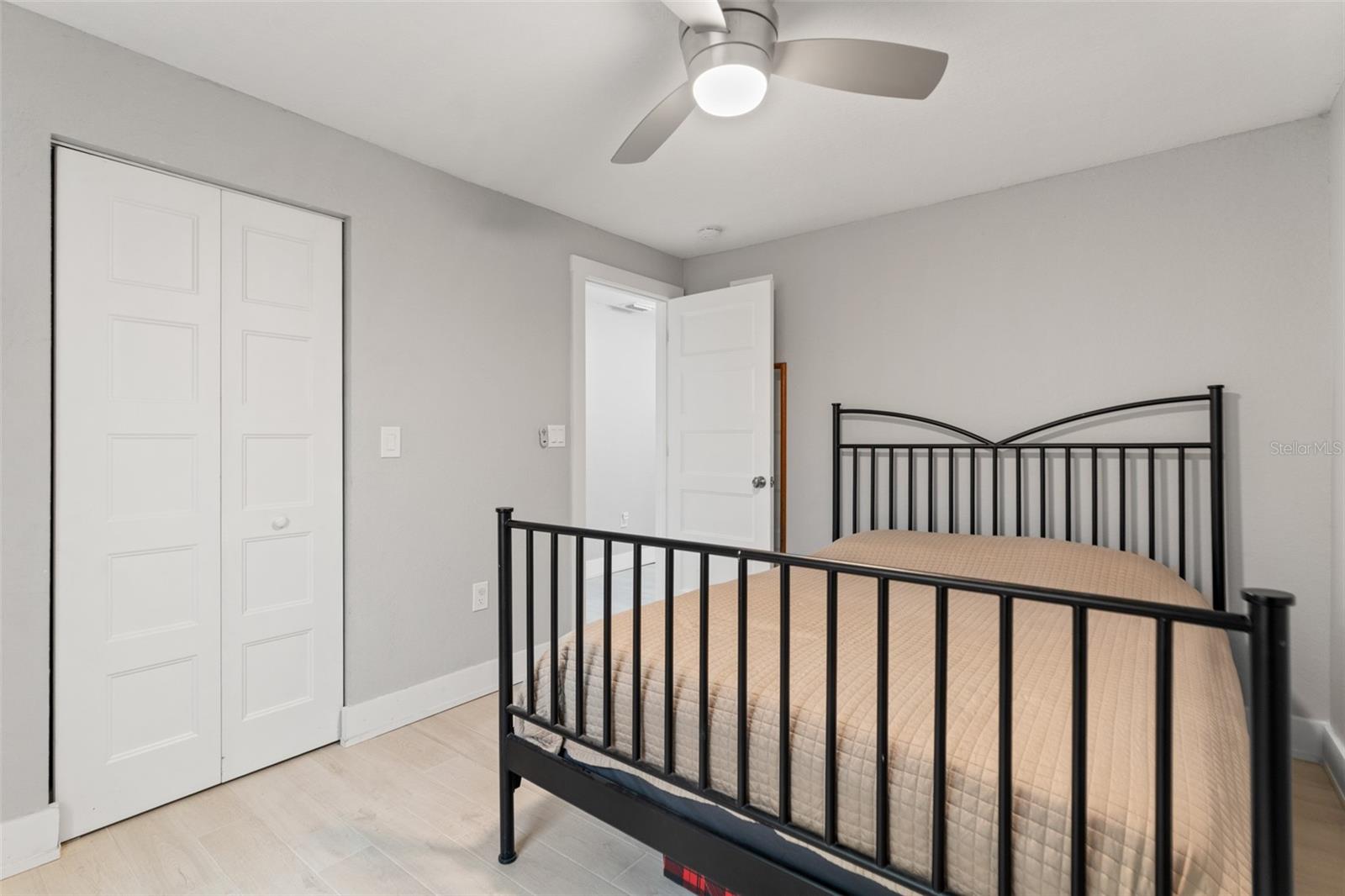 Image 21 of 32 For 6106 Lynn Avenue