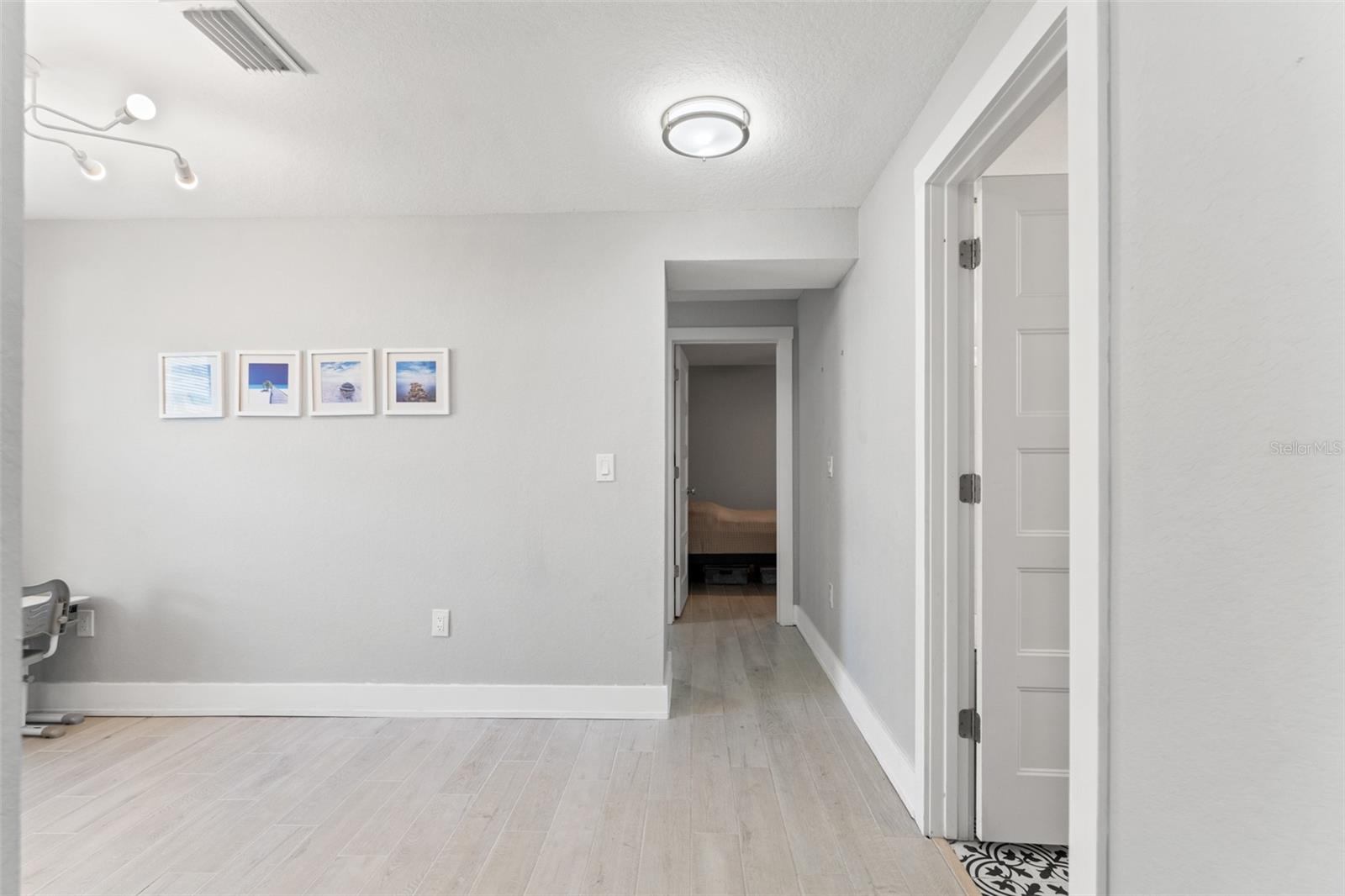 Image 30 of 32 For 6106 Lynn Avenue