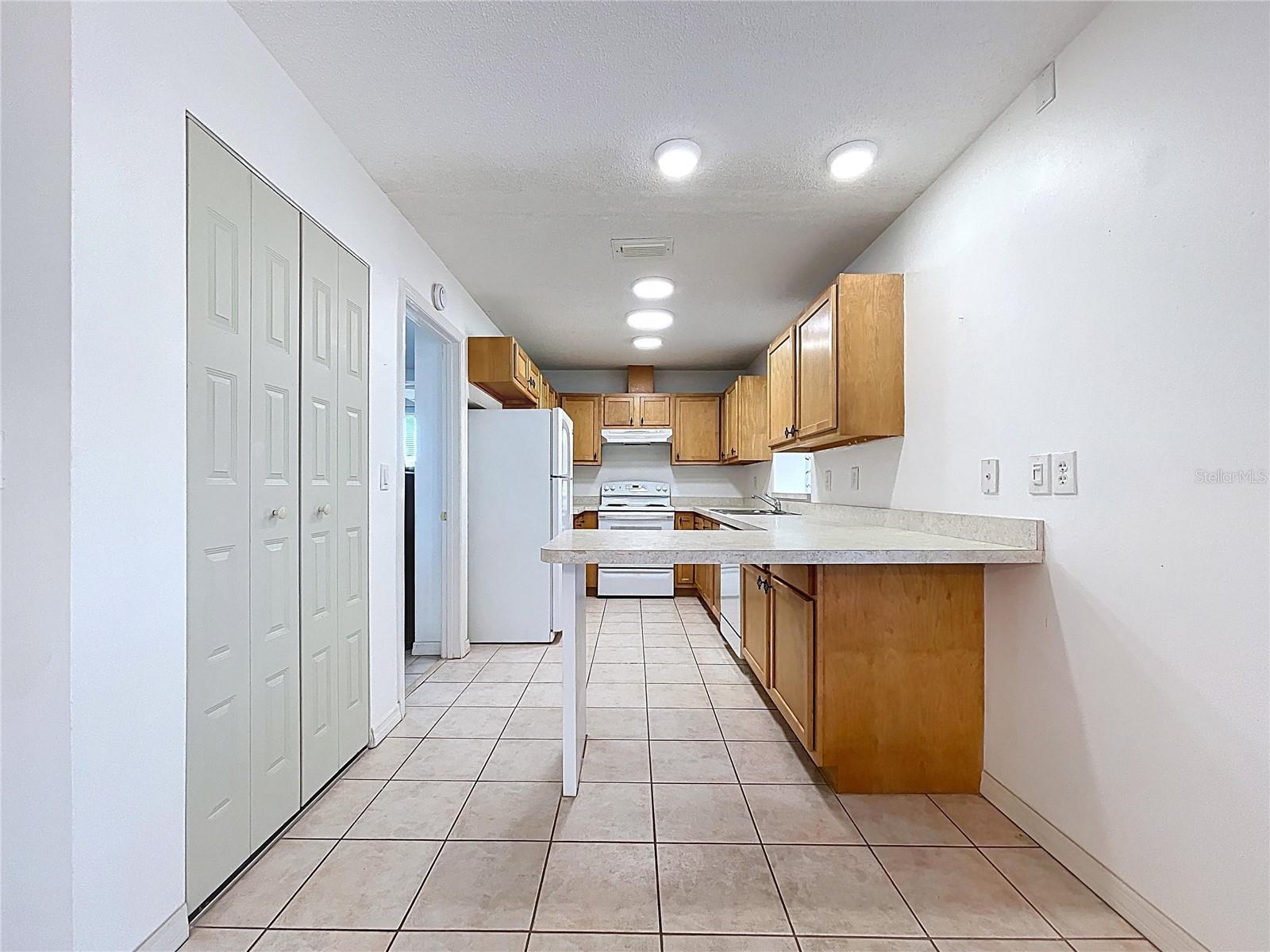 Image 18 of 99 For 2102 Hembury Place Se 34