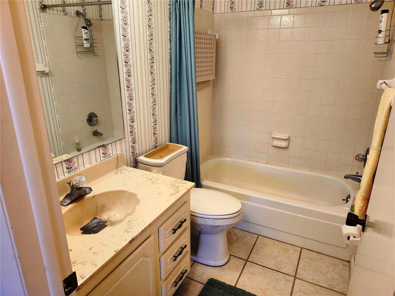 Image 17 of 27 For 205 Dogwood Circle 205