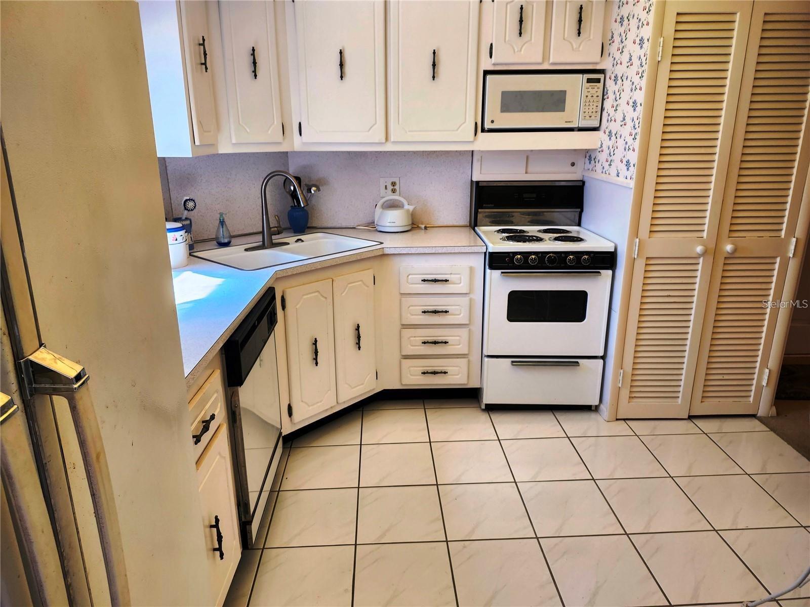 Image 9 of 27 For 205 Dogwood Circle 205