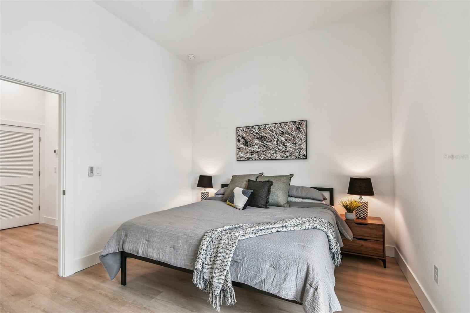 Image 10 of 87 For 3840 Pompano Drive Se