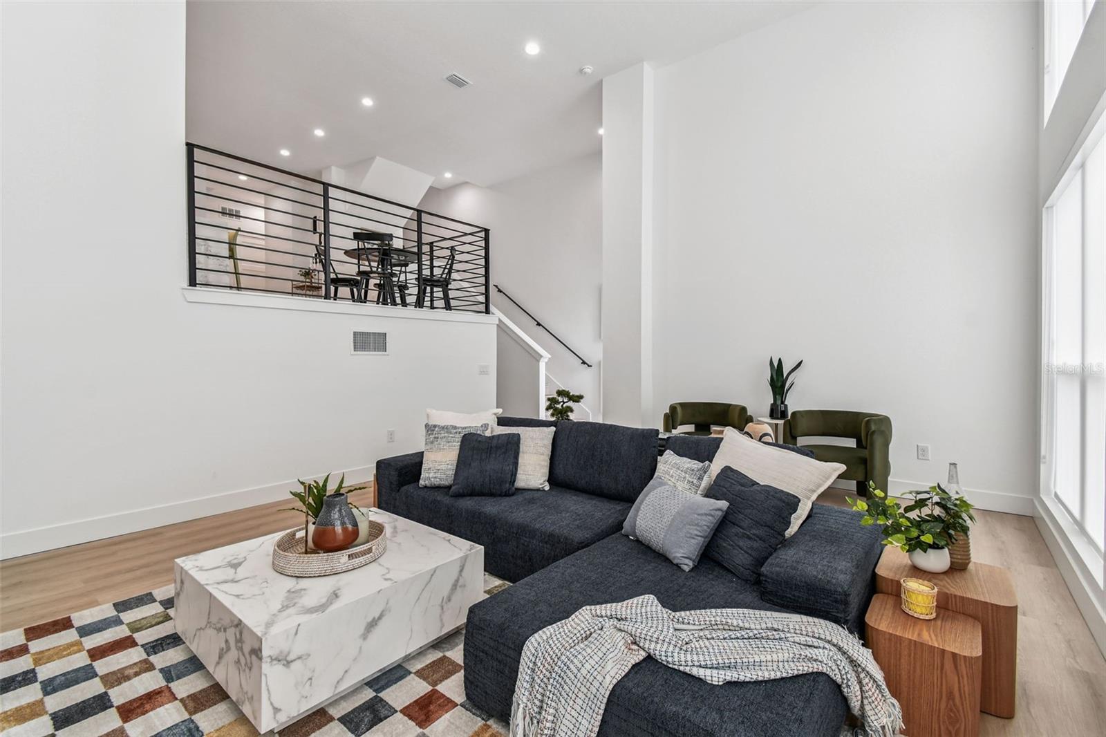 Image 2 of 87 For 3840 Pompano Drive Se