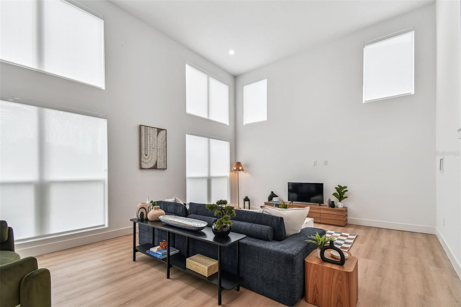 Image 27 of 87 For 3840 Pompano Drive Se