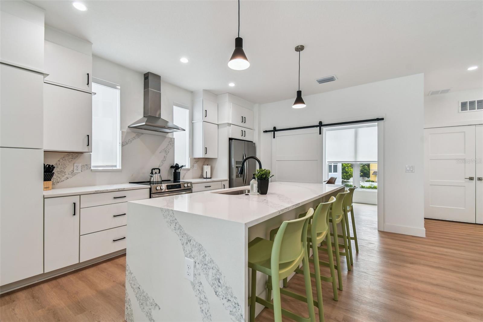 Image 39 of 87 For 3840 Pompano Drive Se