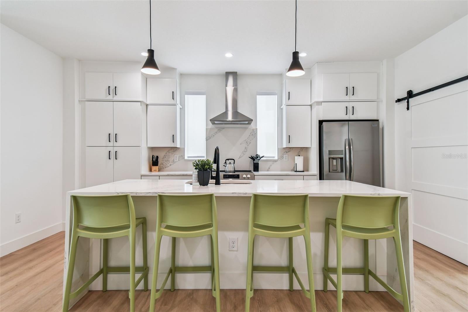 Image 5 of 87 For 3840 Pompano Drive Se