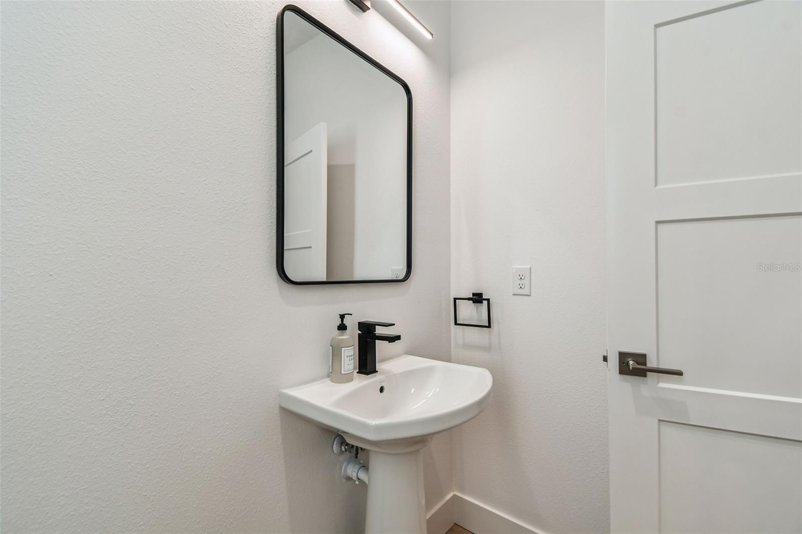 Image 50 of 87 For 3840 Pompano Drive Se