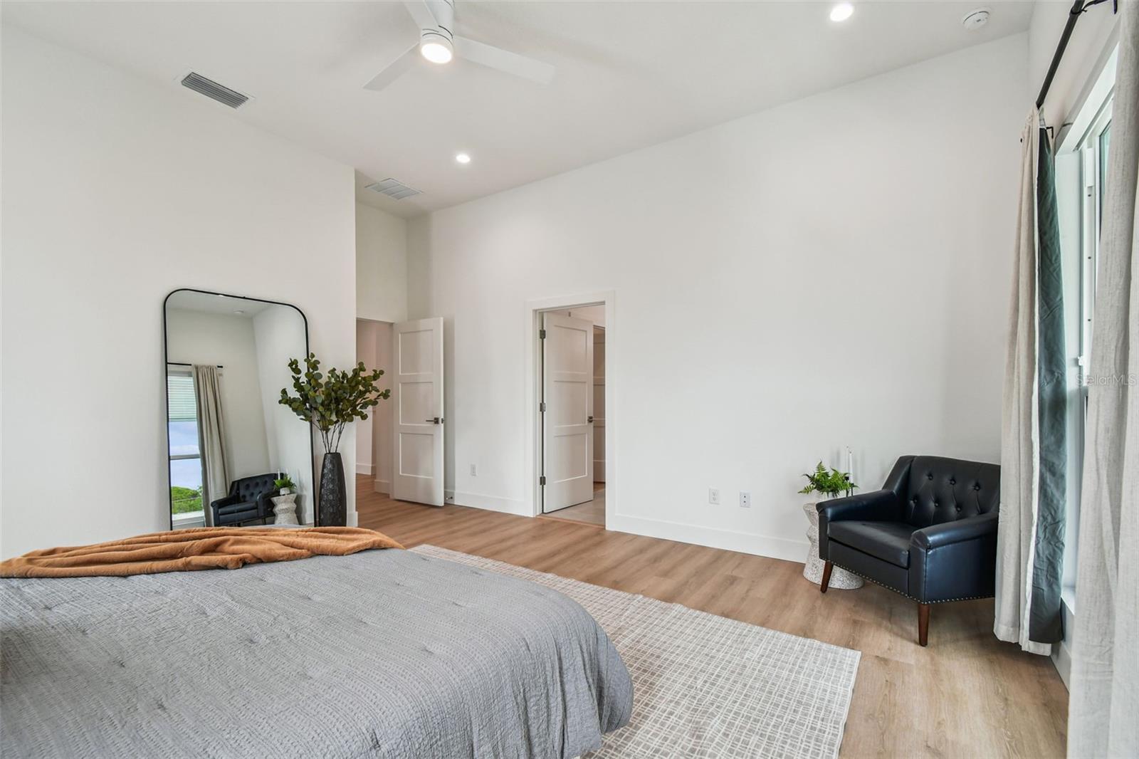 Image 57 of 87 For 3840 Pompano Drive Se