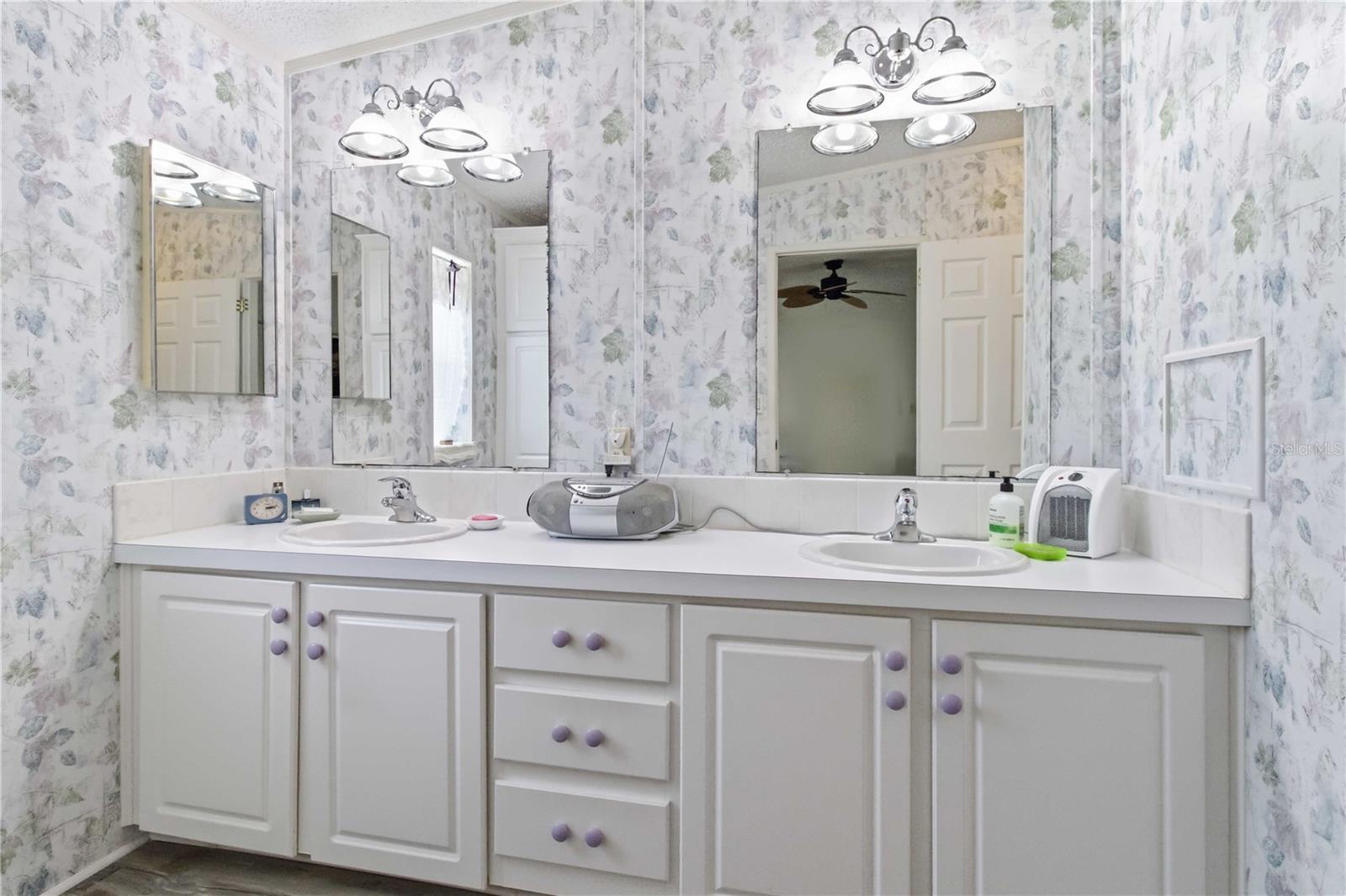 Image 19 of 35 For 1100 Belcher Road S 43