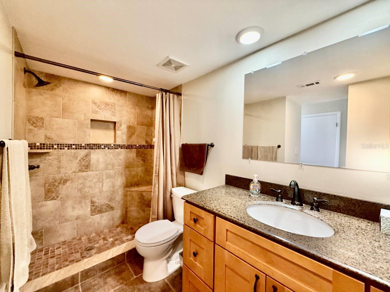 Image 19 of 27 For 821 Bahia Del Sol Drive C