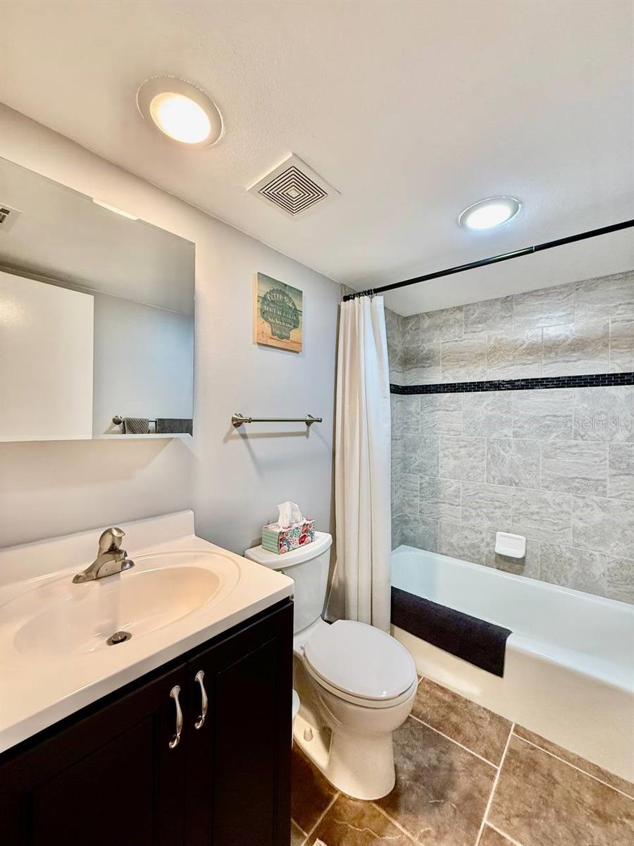 Image 22 of 27 For 821 Bahia Del Sol Drive C