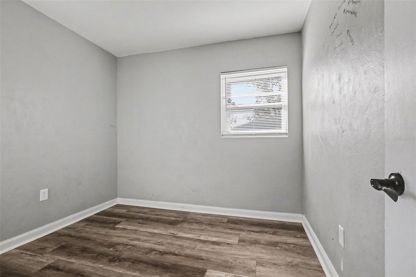 Image 15 of 22 For 2505 Lakeview Street