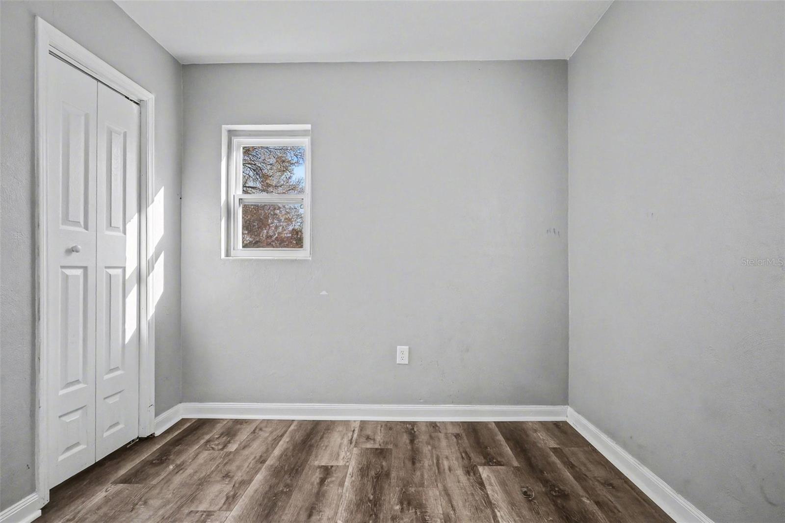 Image 16 of 22 For 2505 Lakeview Street