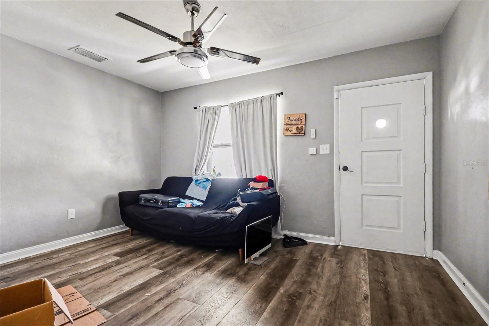 Image 4 of 22 For 2505 Lakeview Street