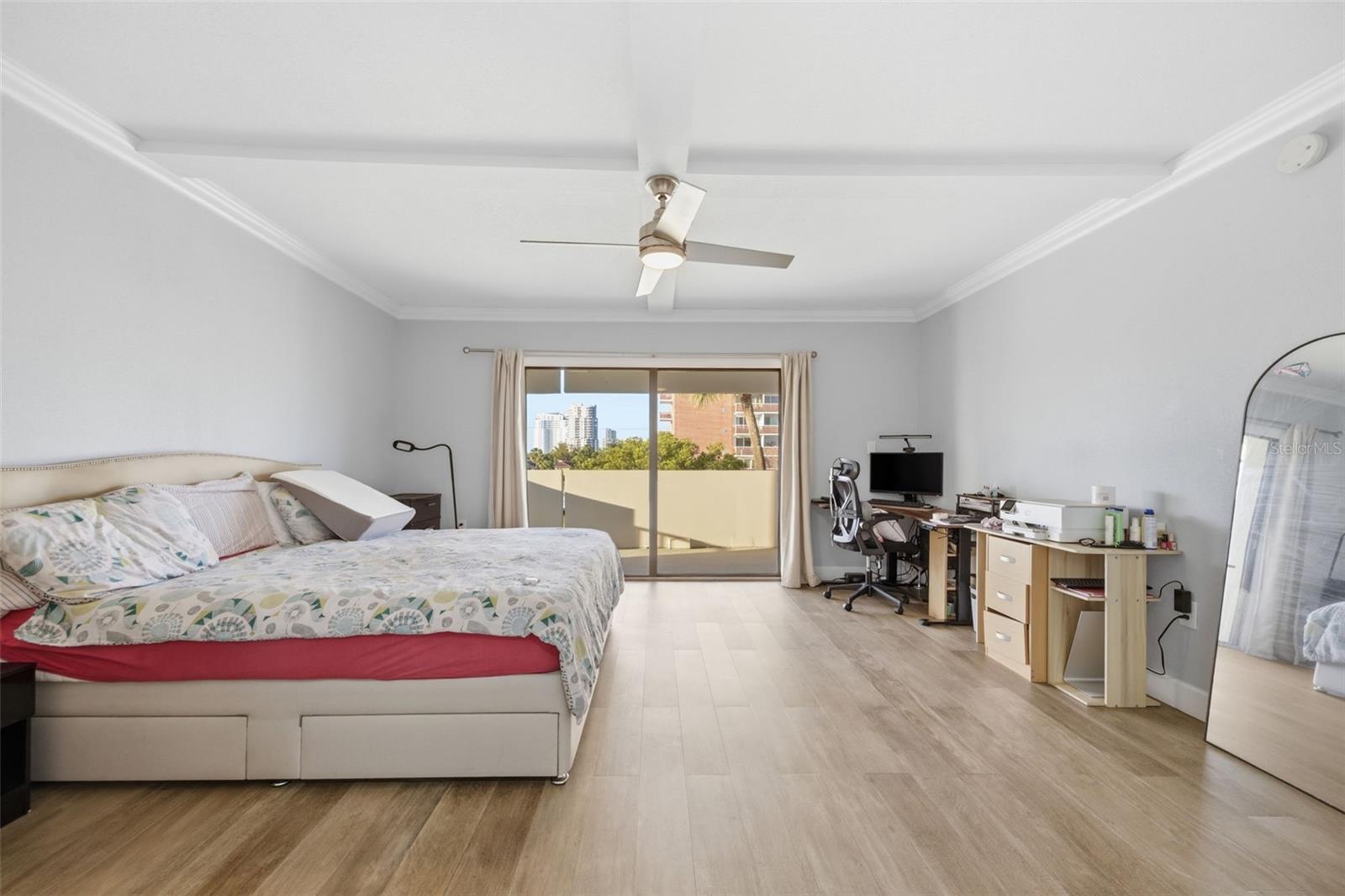 Image 12 of 33 For 4141 Bayshore Boulevard 306