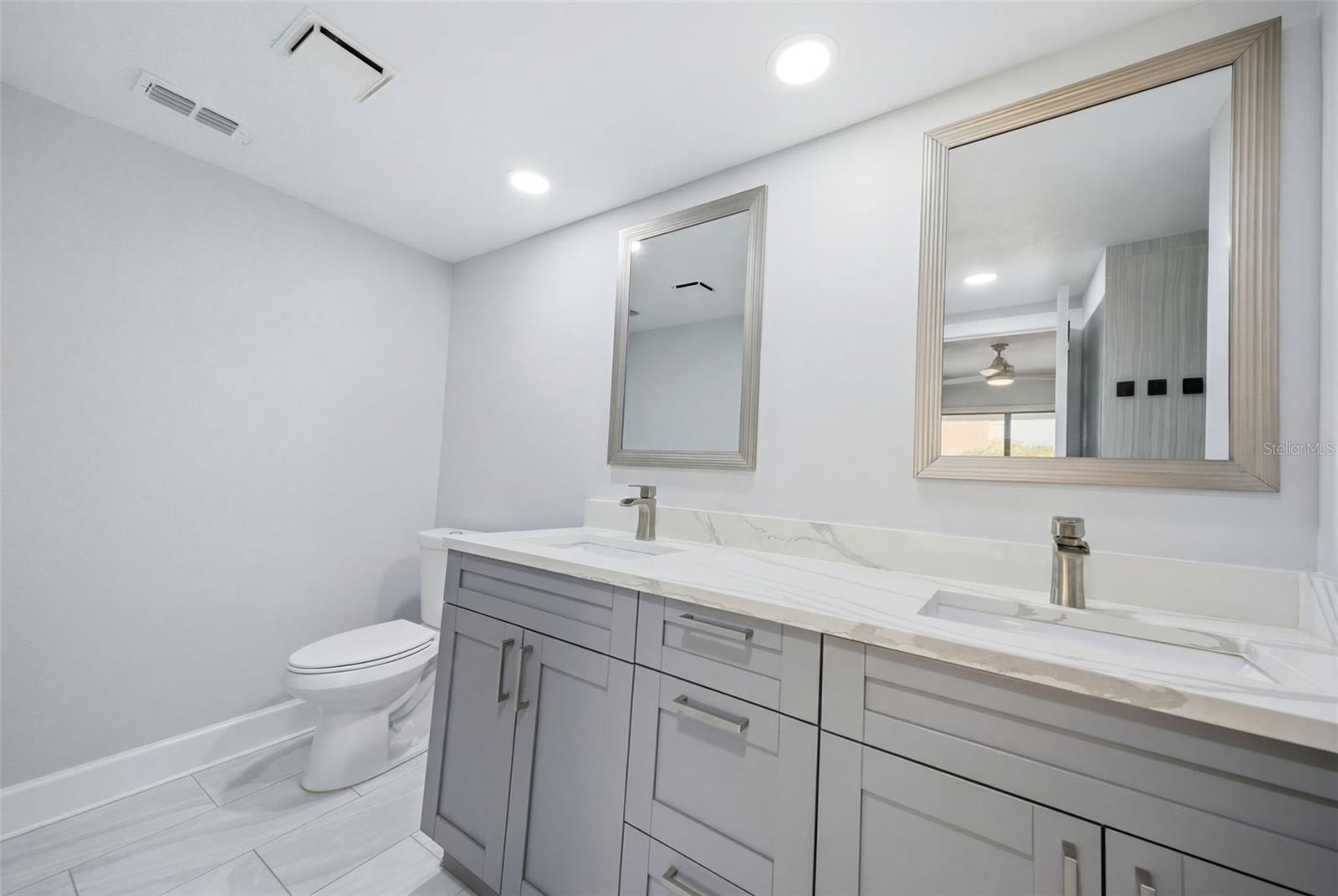 Image 15 of 33 For 4141 Bayshore Boulevard 306