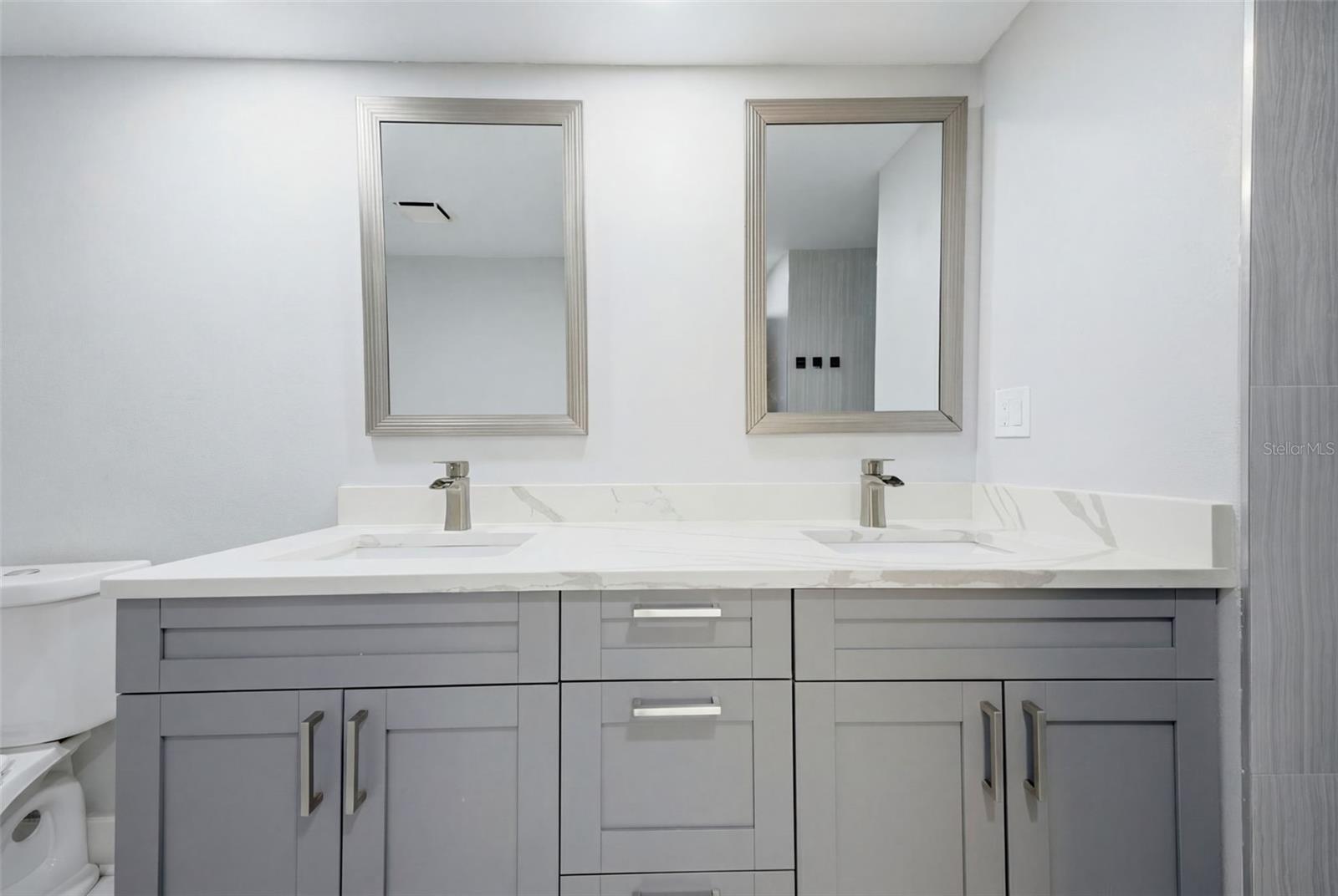 Image 16 of 33 For 4141 Bayshore Boulevard 306