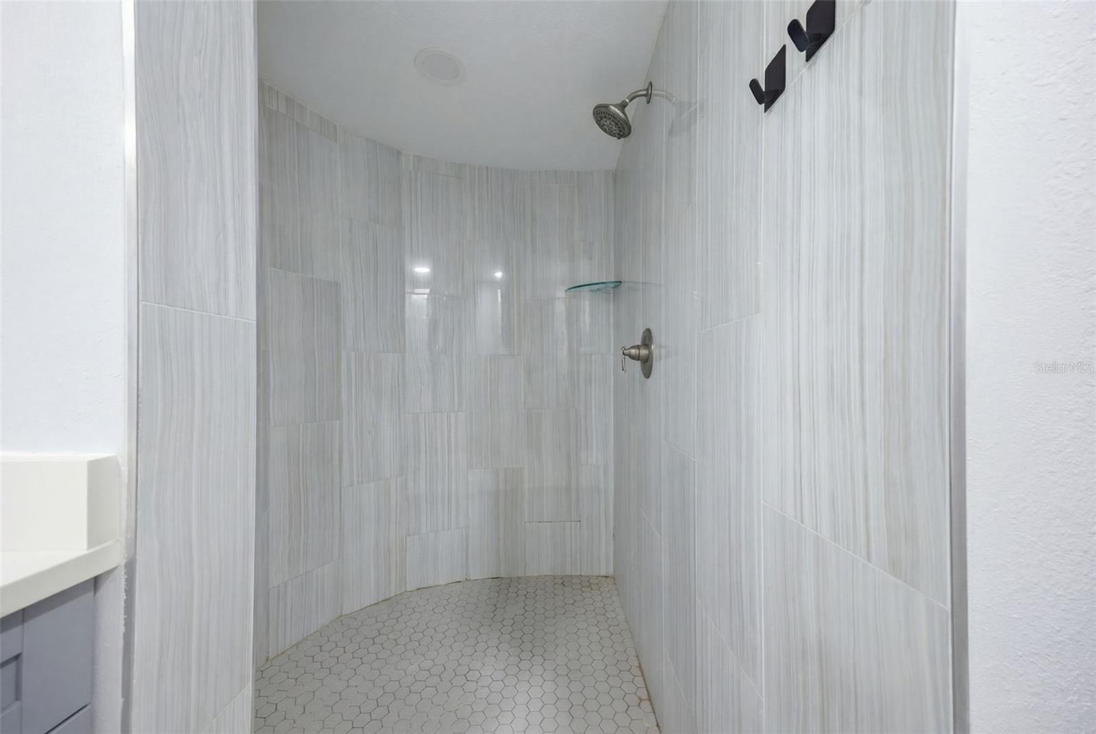 Image 17 of 33 For 4141 Bayshore Boulevard 306