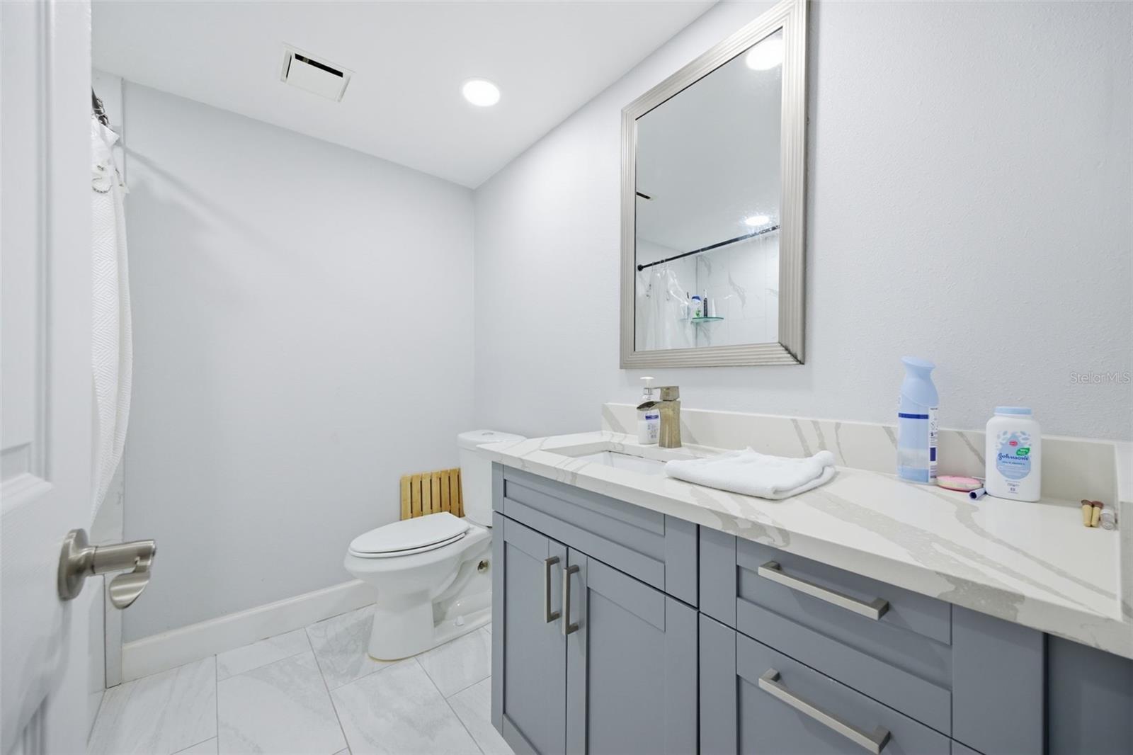 Image 20 of 33 For 4141 Bayshore Boulevard 306