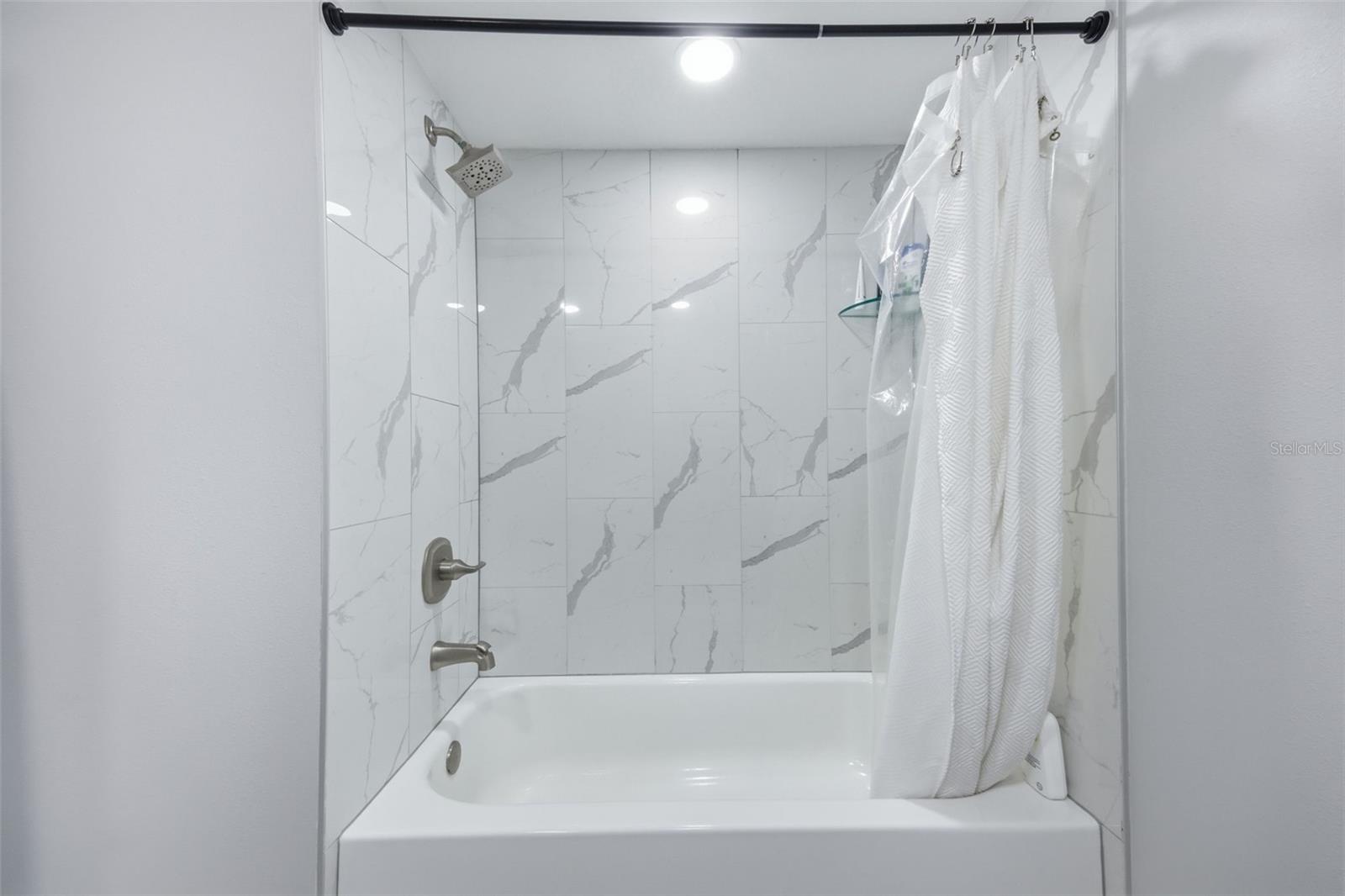 Image 21 of 33 For 4141 Bayshore Boulevard 306