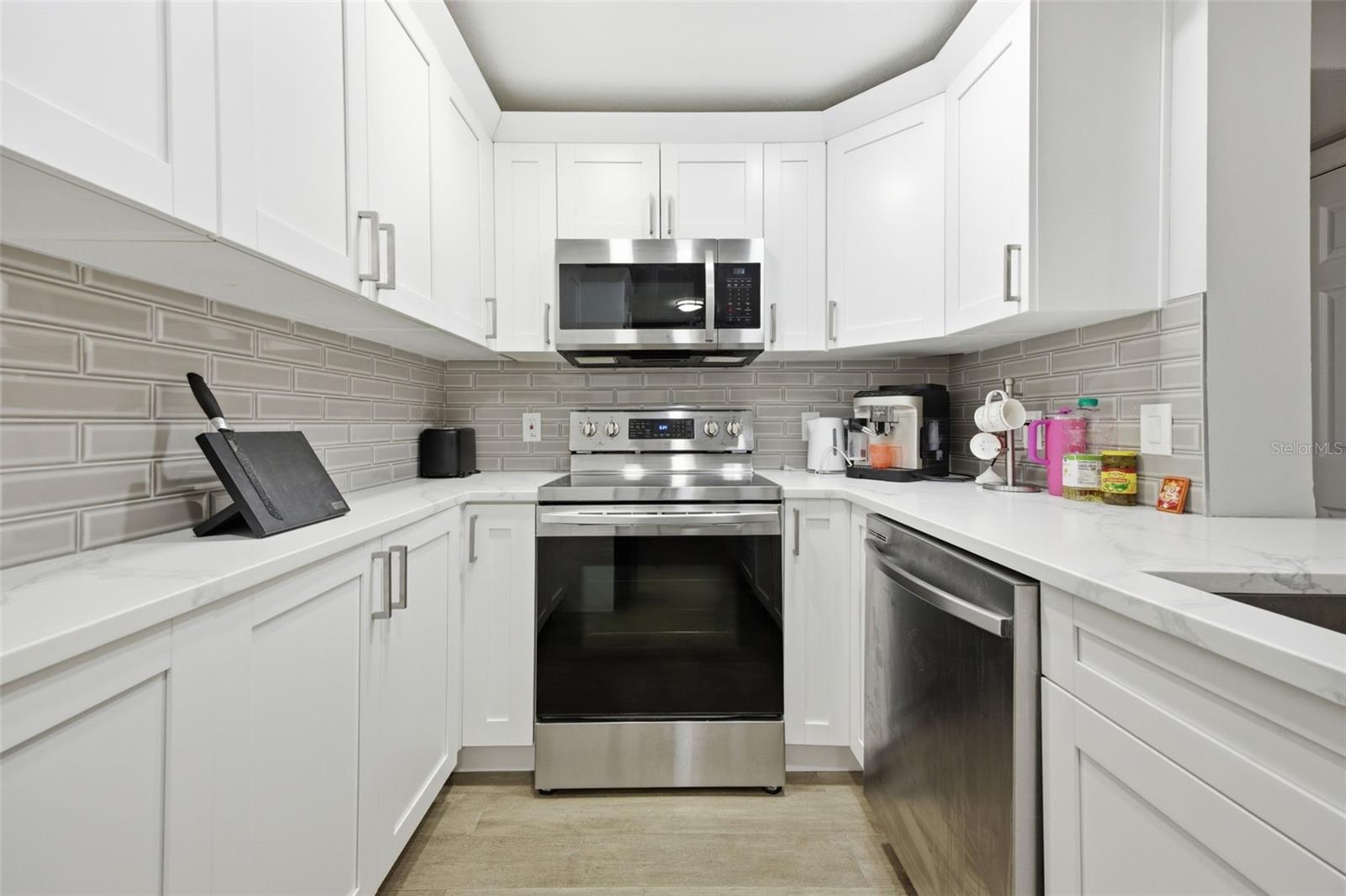 Image 6 of 33 For 4141 Bayshore Boulevard 306