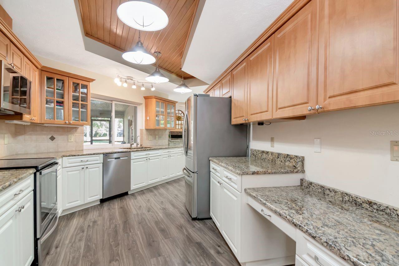 Listing photo id 8 for 3910 Turkey Oak Drive