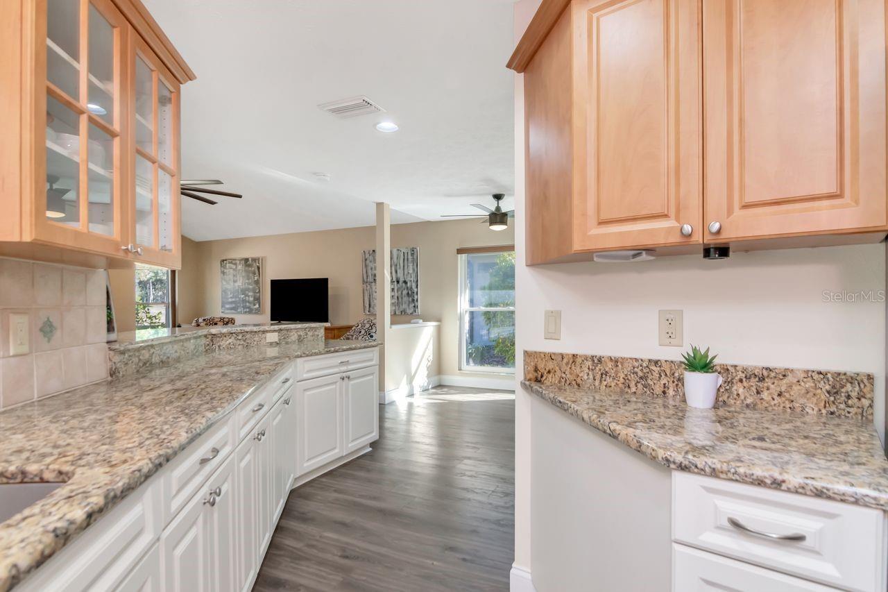 Listing photo id 11 for 3910 Turkey Oak Drive