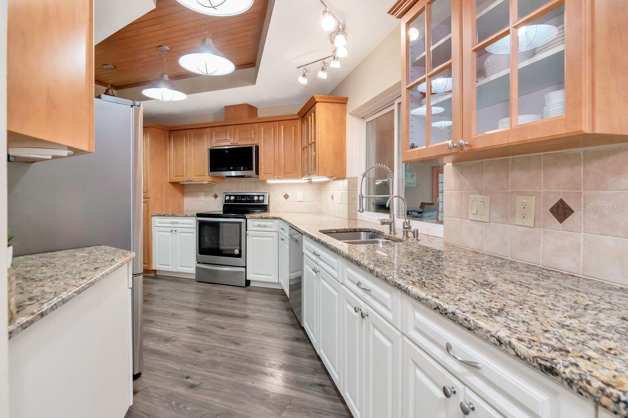 Listing photo id 12 for 3910 Turkey Oak Drive