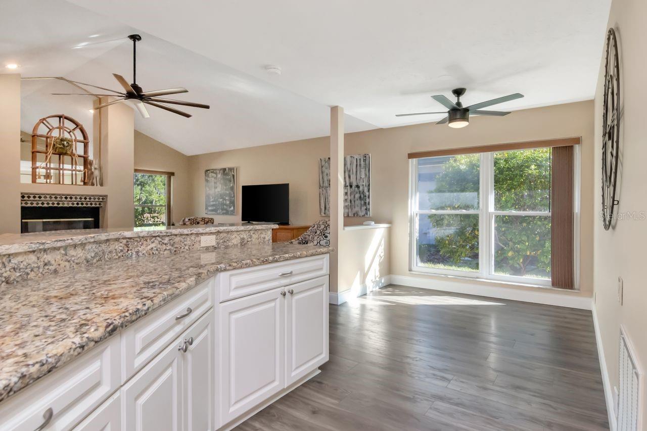 Listing photo id 13 for 3910 Turkey Oak Drive