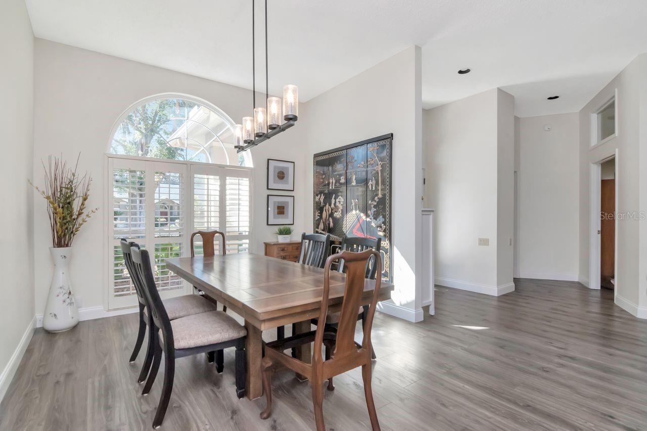 Listing photo id 2 for 3910 Turkey Oak Drive