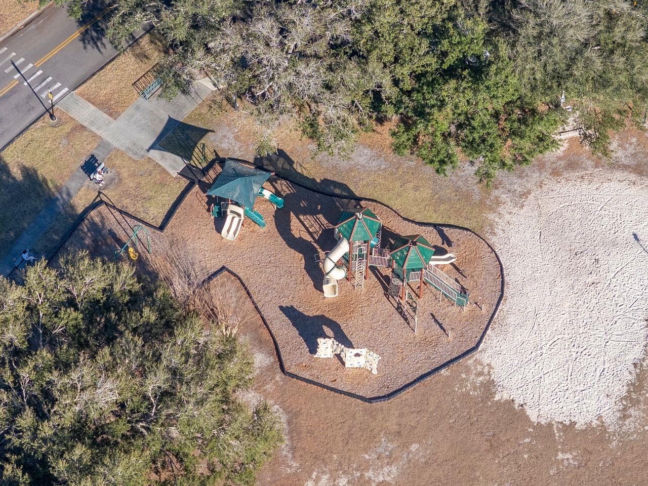 Listing photo id 66 for 3910 Turkey Oak Drive