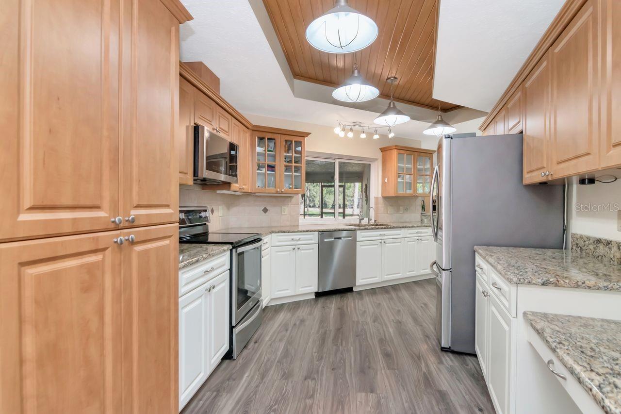 Listing photo id 7 for 3910 Turkey Oak Drive