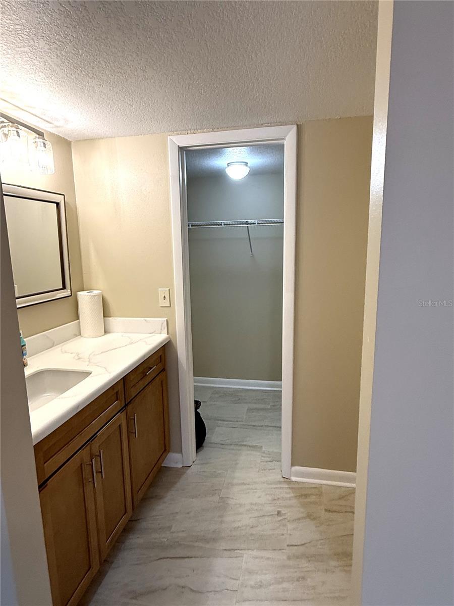 Image 12 of 32 For 11201 122nd Avenue 197