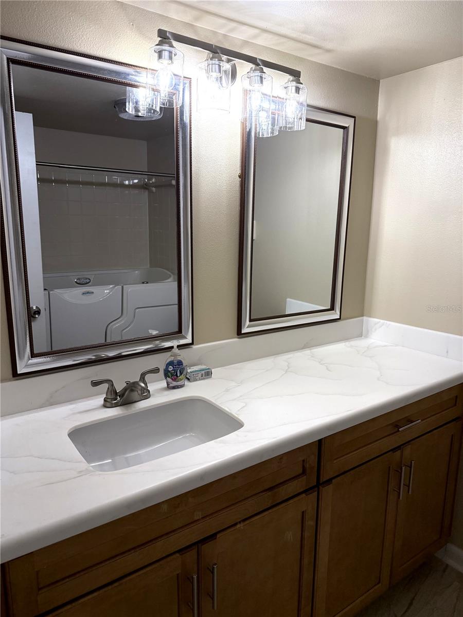 Image 15 of 32 For 11201 122nd Avenue 197