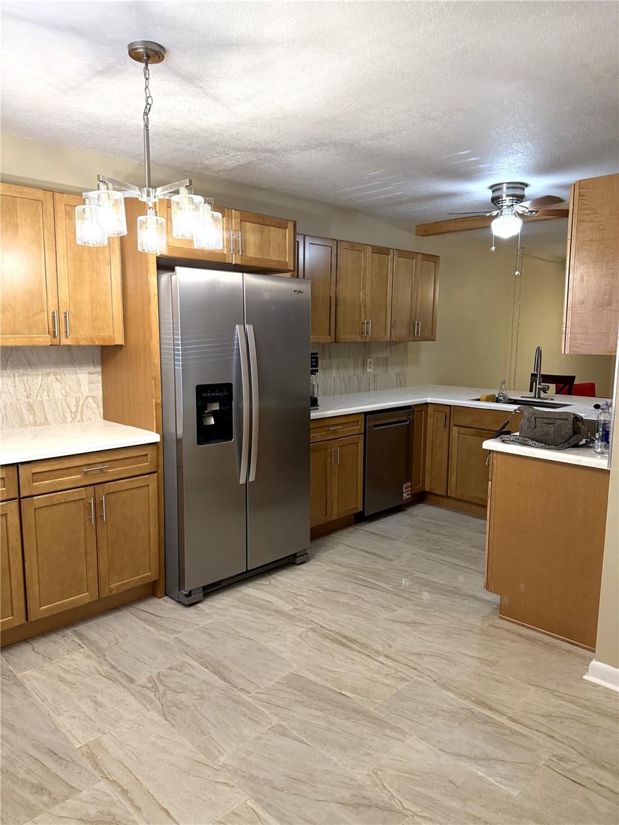 Image 3 of 32 For 11201 122nd Avenue 197