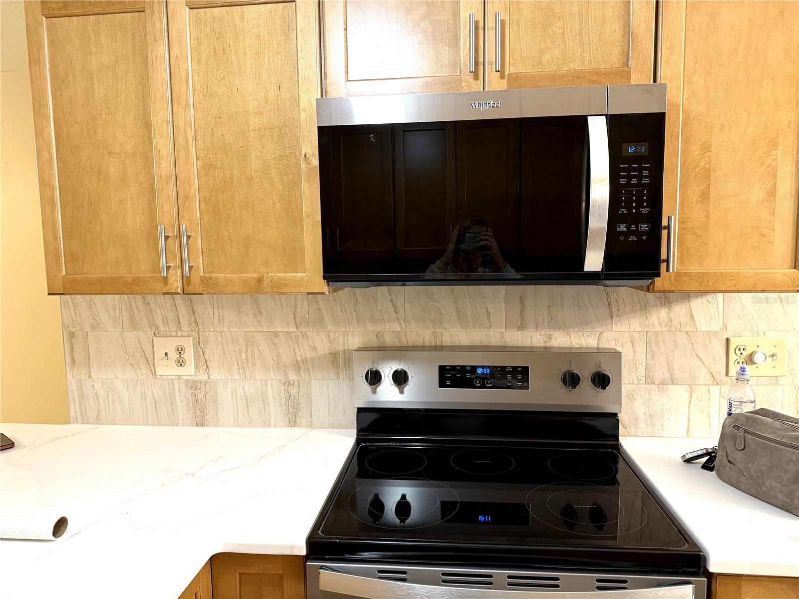 Image 6 of 32 For 11201 122nd Avenue 197