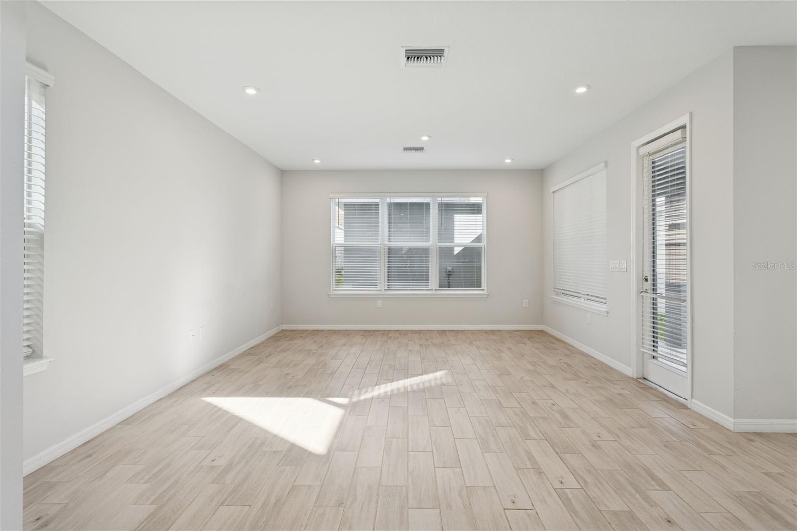 Image 7 of 28 For 13743 Rangeland Boulevard