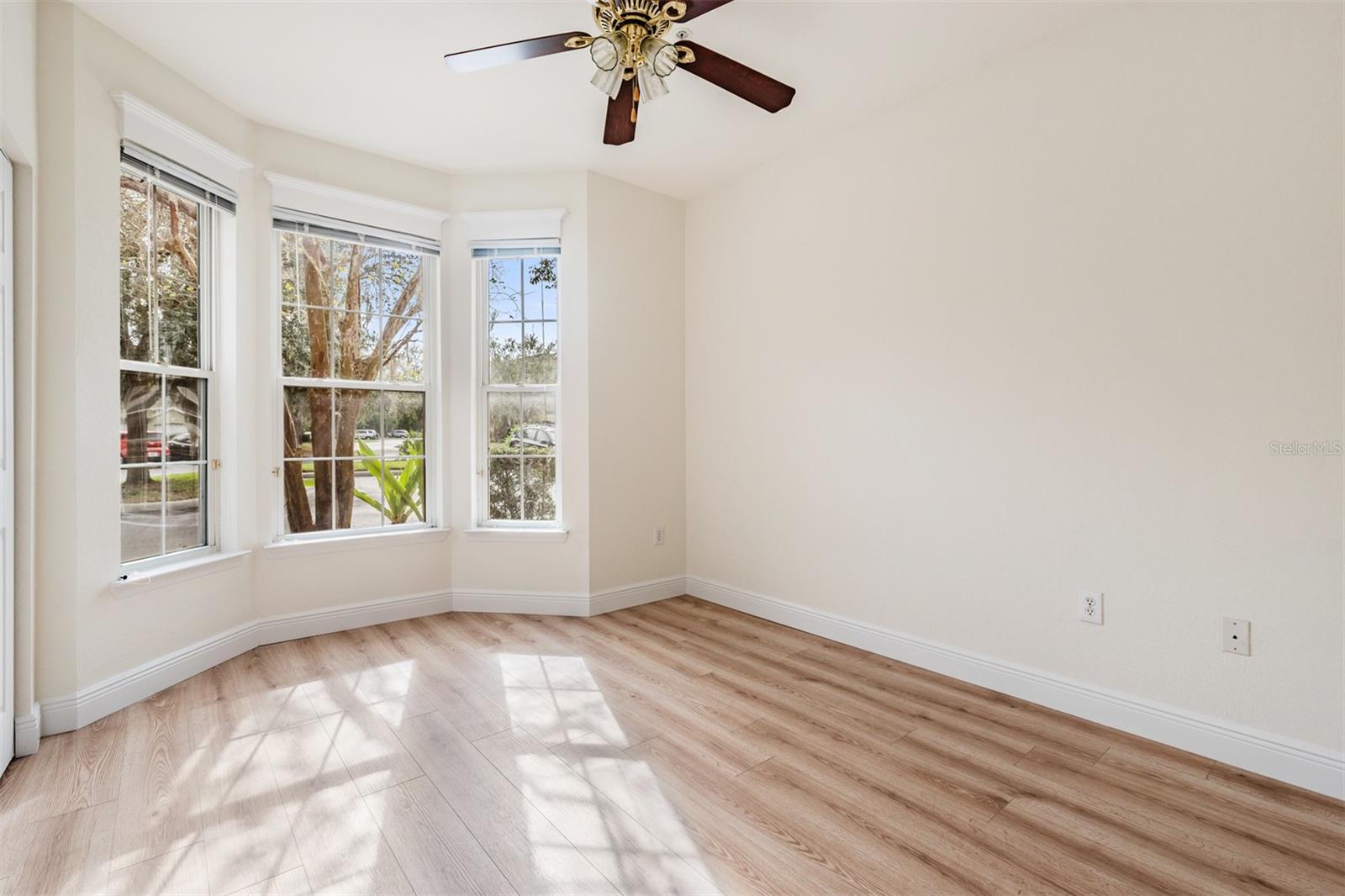 Image 19 of 38 For 10108 Courtney Oaks Circle 101