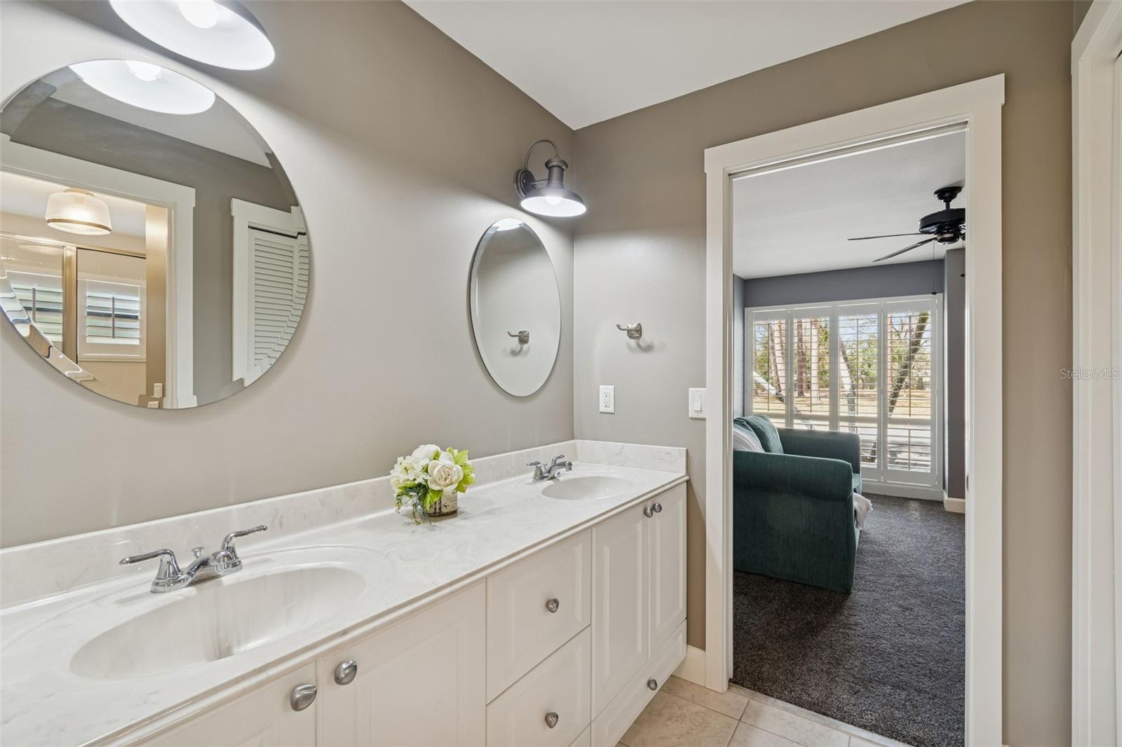 Image 52 of 100 For 3812 Little Road