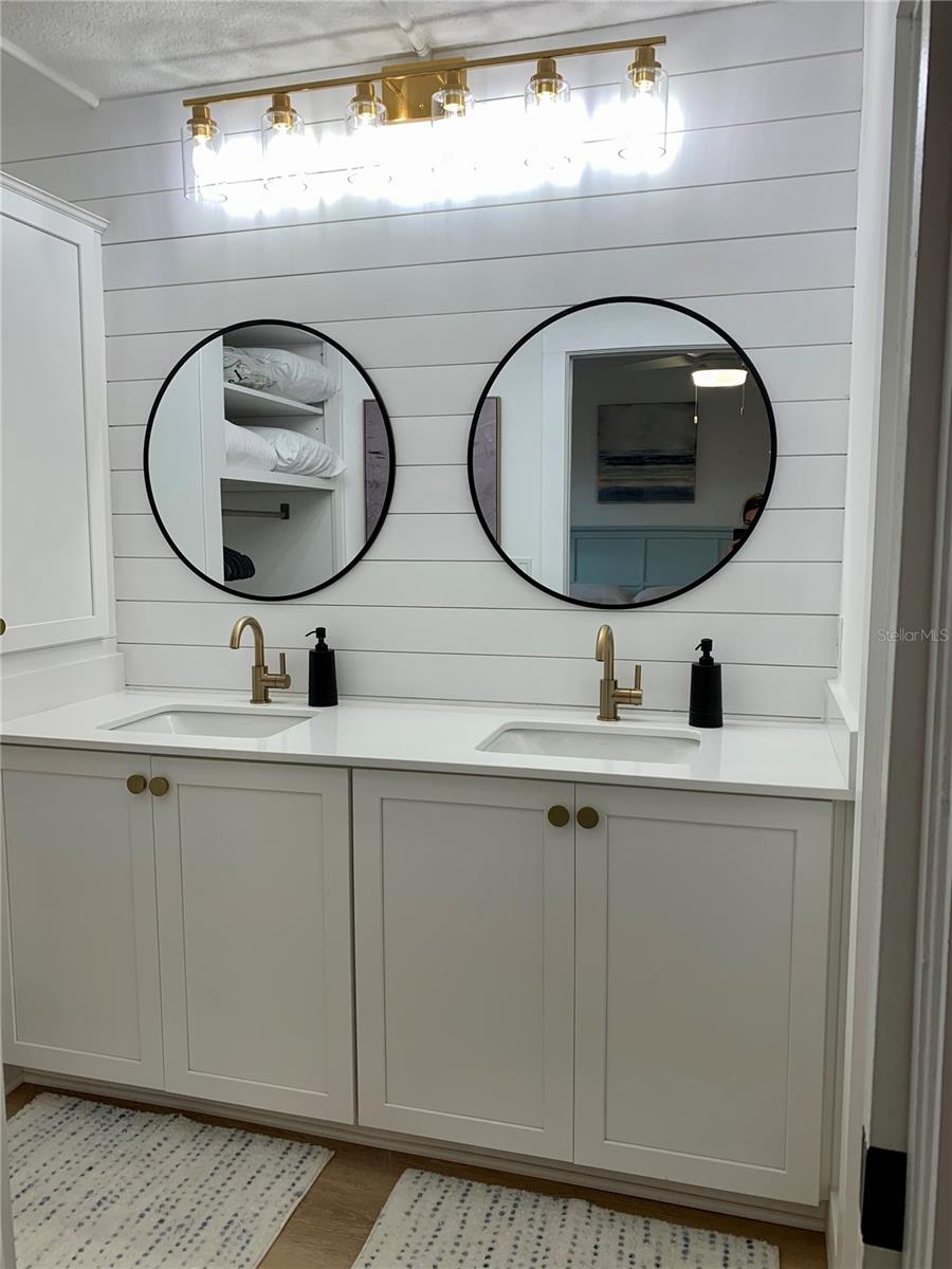 Image 10 of 15 For 800 Bayway Boulevard 16