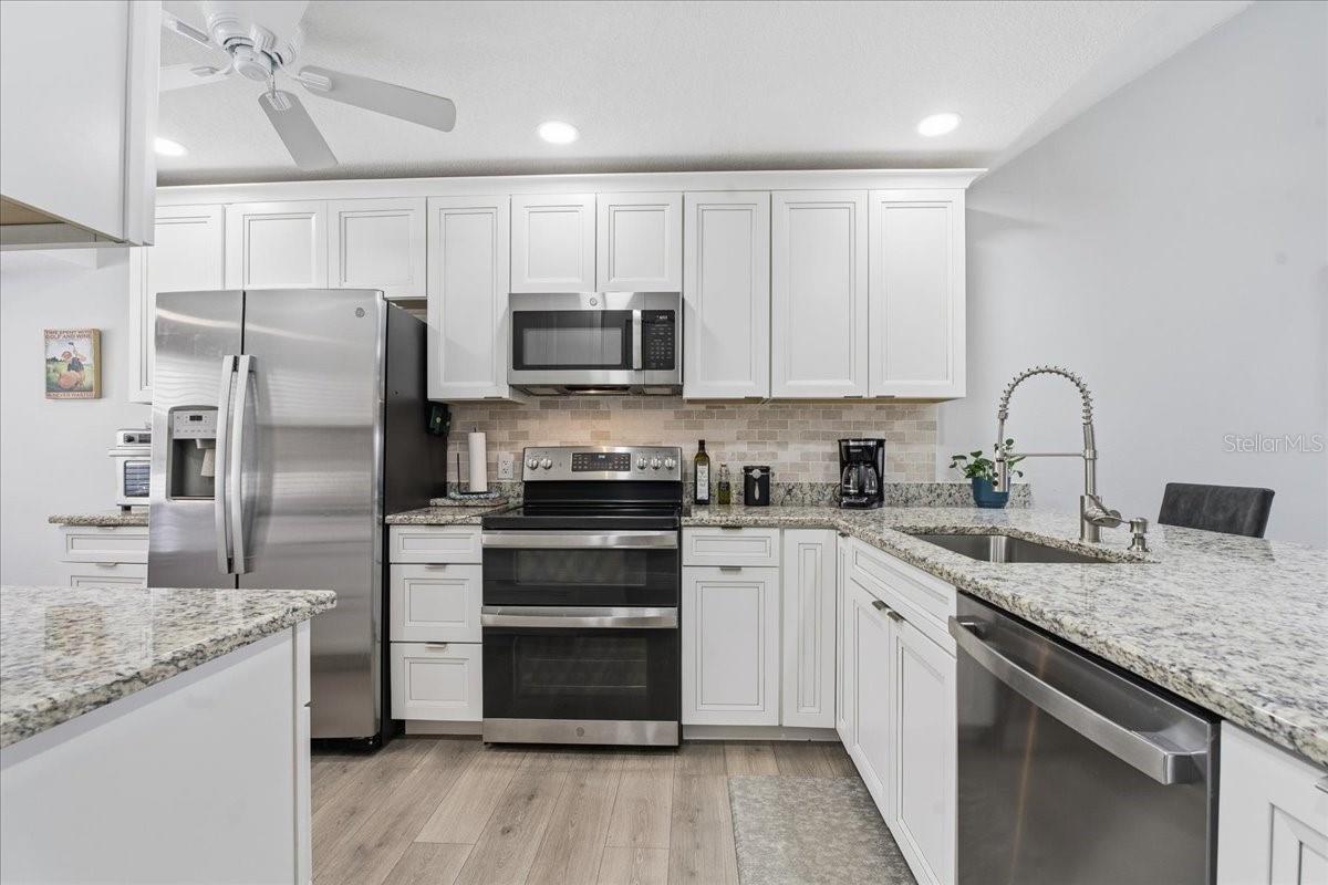 Image 5 of 66 For 3272 Lori Lane