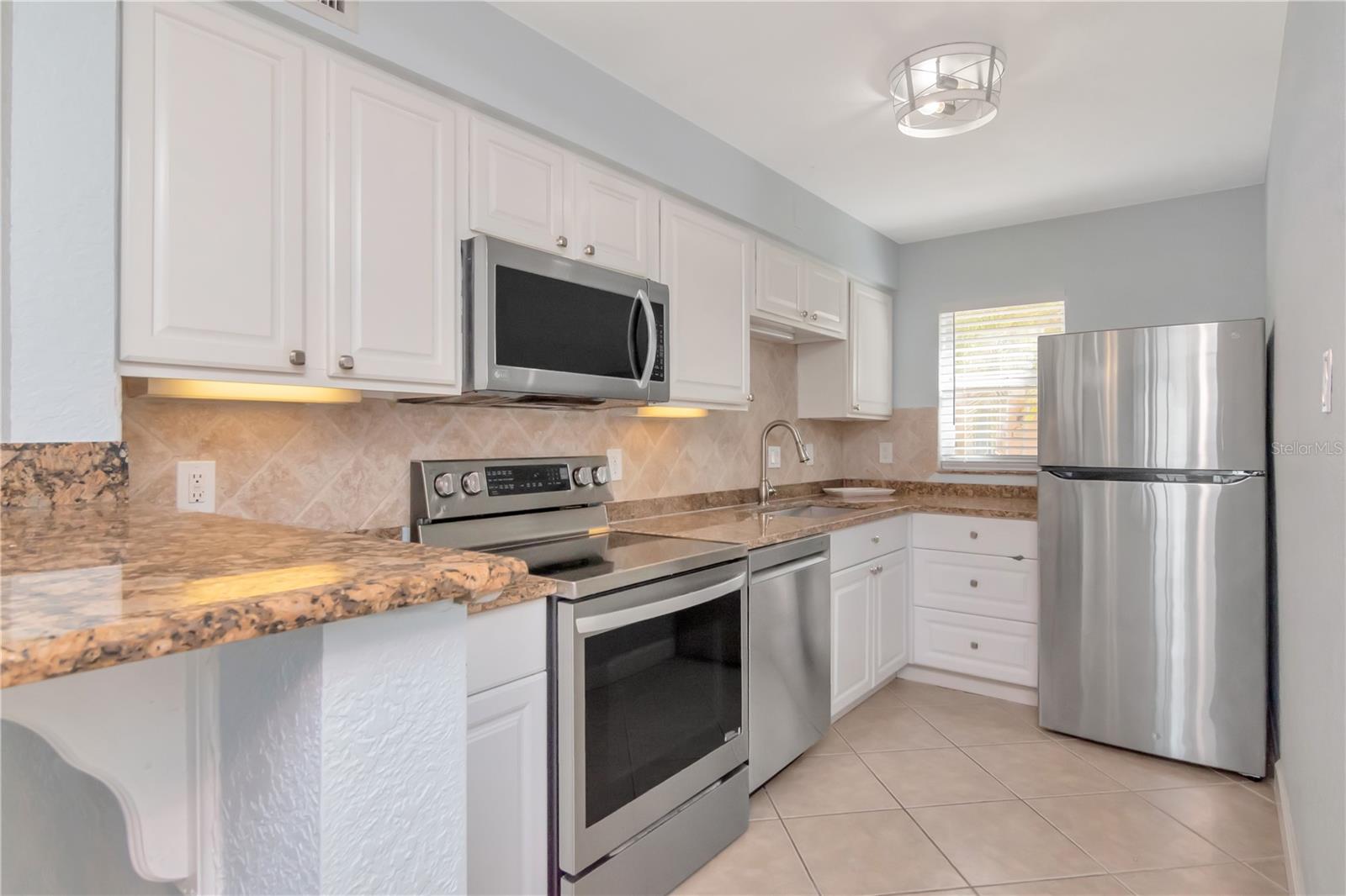 Image 11 of 40 For 2675 St Josephs Drive E B