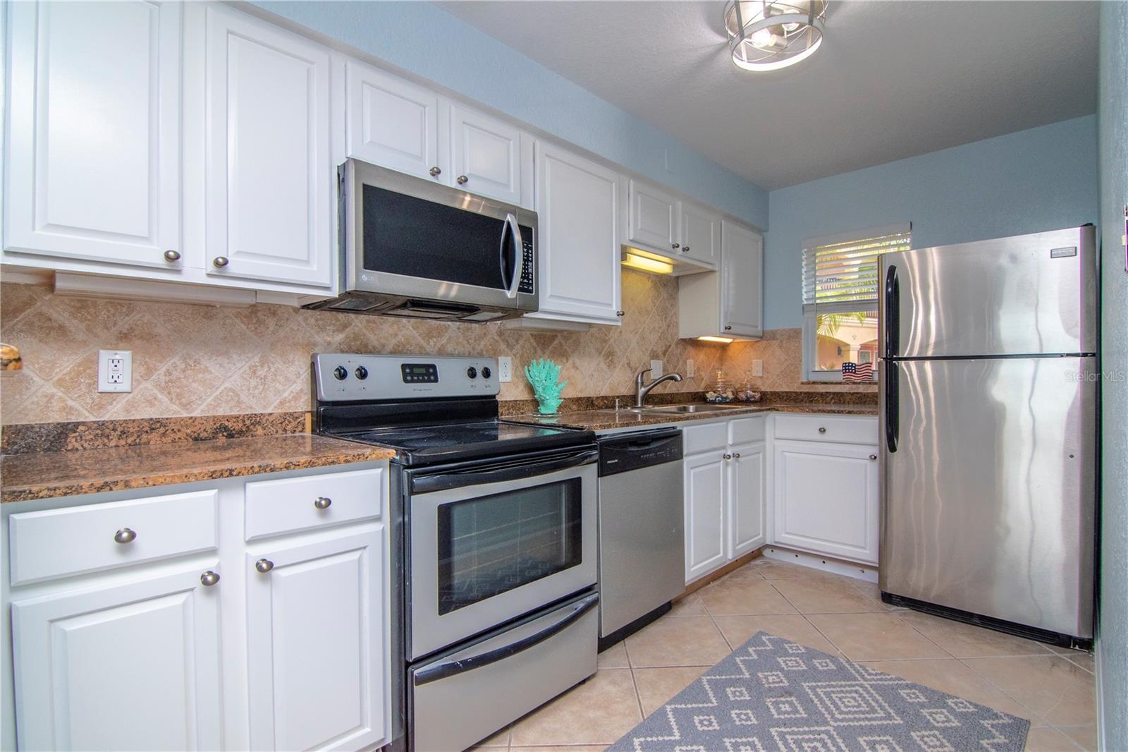 Image 12 of 40 For 2675 St Josephs Drive E B