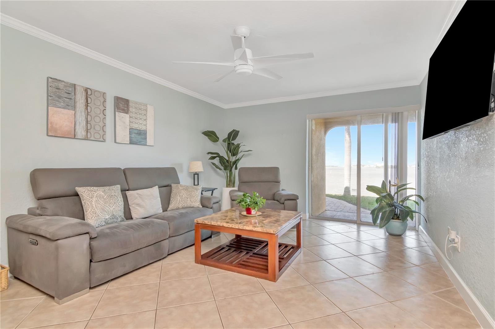 Image 16 of 40 For 2675 St Josephs Drive E B