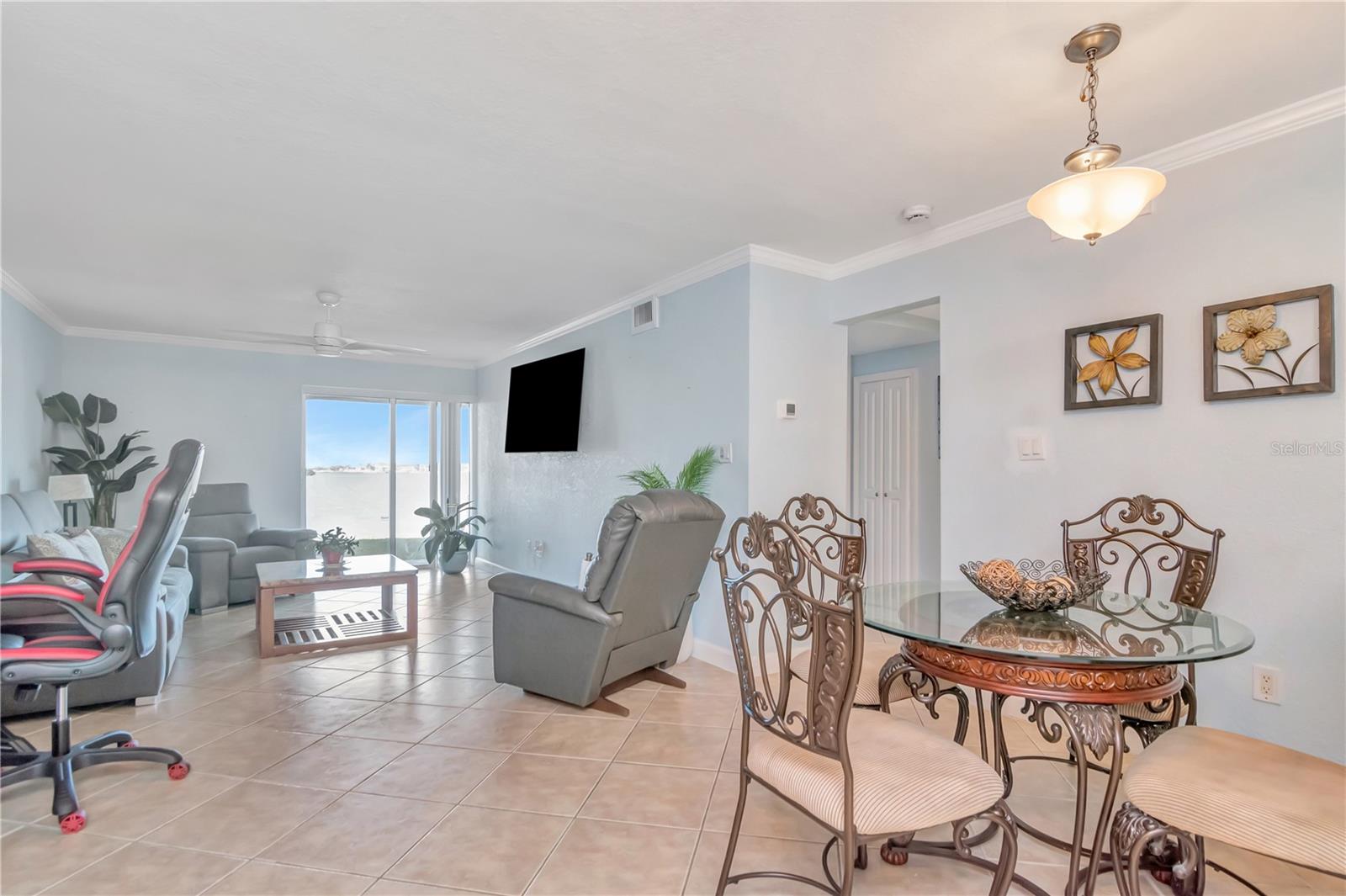 Image 20 of 40 For 2675 St Josephs Drive E B