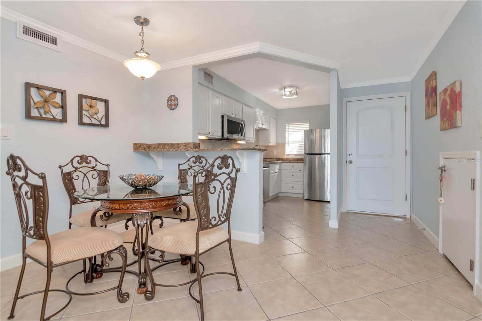 Image 21 of 40 For 2675 St Josephs Drive E B