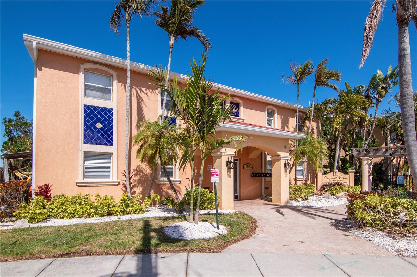 Image 6 of 40 For 2675 St Josephs Drive E B