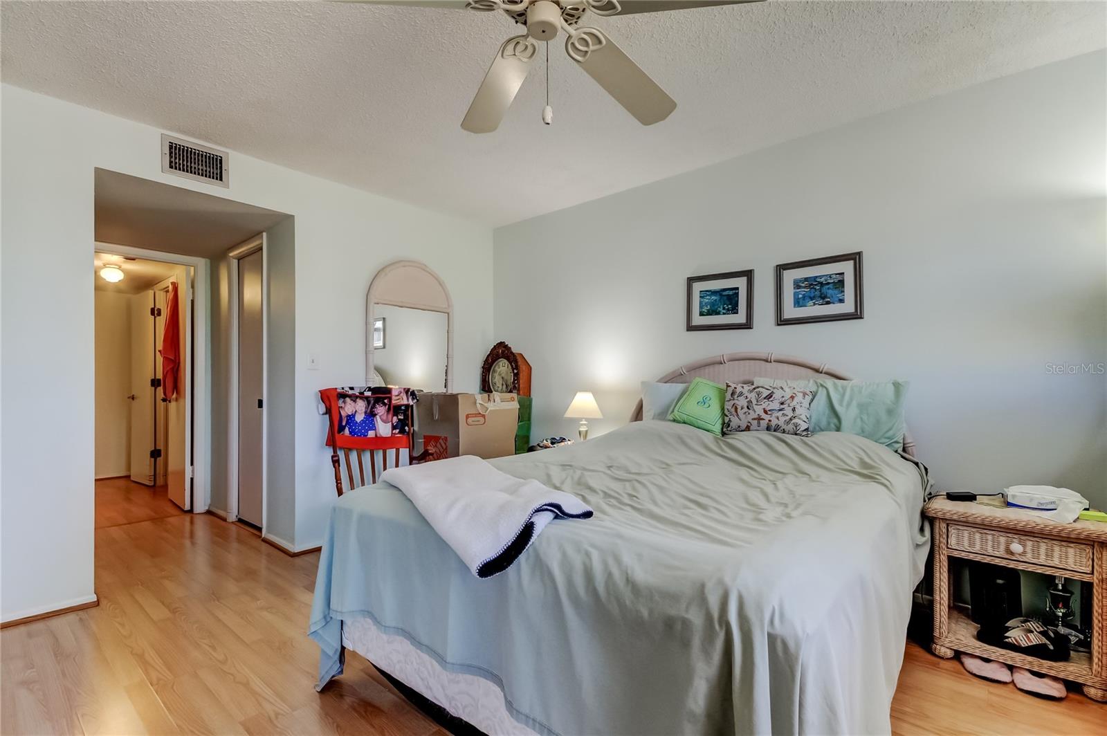 Image 19 of 36 For 4710 Bay Street Ne 204